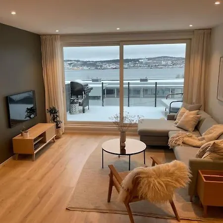 Kingsize Beds, Aurora Viewing, Four Bedroom *